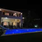 Villa Heights 3bedroom Pool Garden Sunset *
