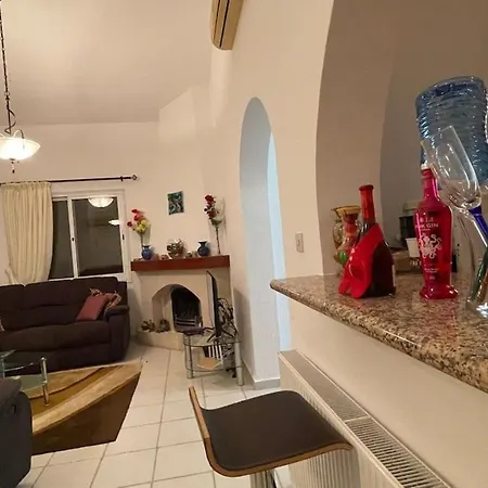 Villa Heights Luxury 3bedroom Villa- Private Pool, Garden & Sunset Views