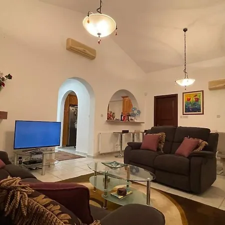 Heights Luxury 3bedroom Villa- Private Pool, Garden & Sunset Views Villa *