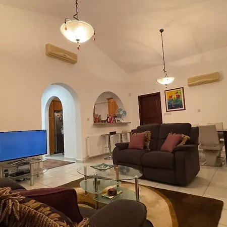 Heights Luxury 3bedroom Villa- Private Pool, Garden & Sunset Views Villa Tala
