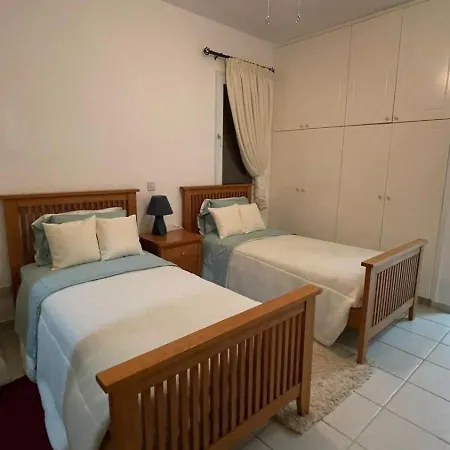 Villa Heights Luxury 3bedroom Villa- Private Pool, Garden & Sunset Views *