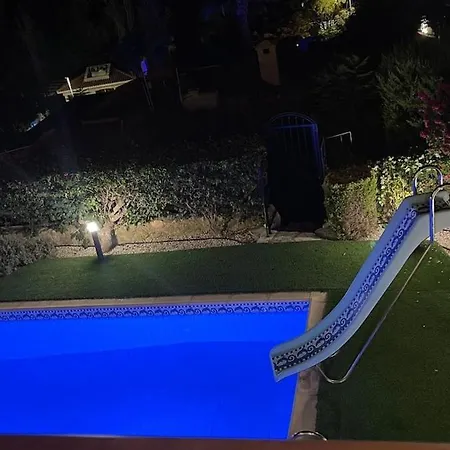 Heights Luxury 3bedroom Villa- Private Pool, Garden & Sunset Views Villa