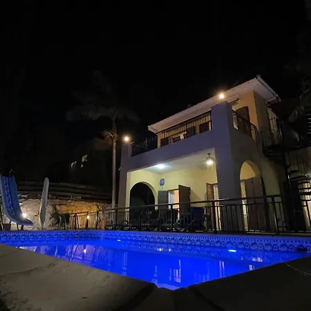 Heights Luxury 3bedroom Villa- Private Pool, Garden & Sunset Views *